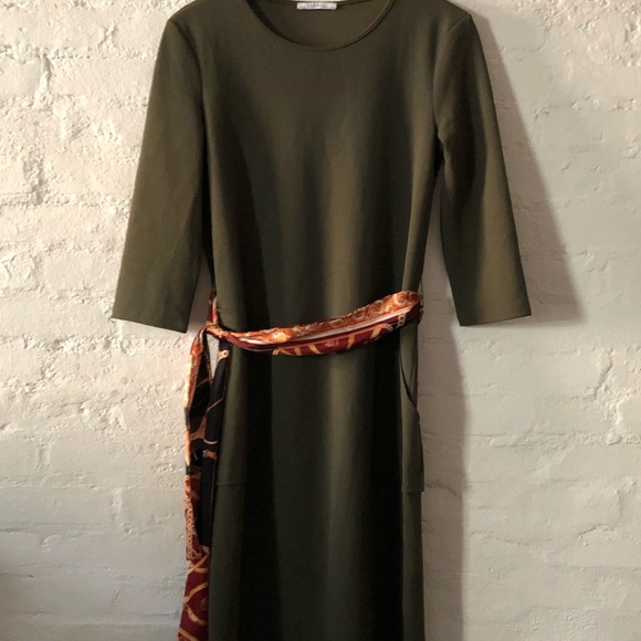 Satin belted Zara Dress with oversized pockets - Picture 3 of 7